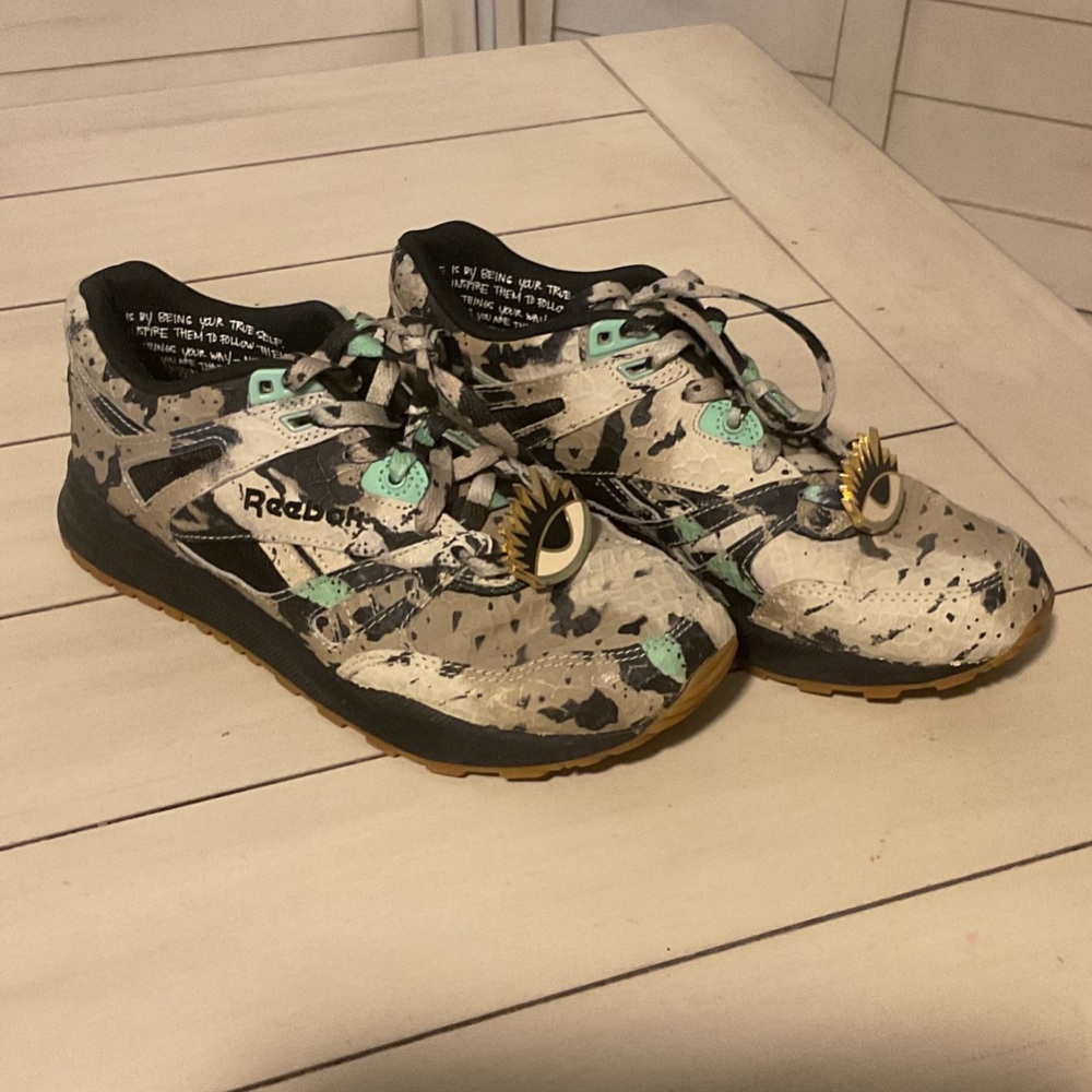 Reebok Sneakers - Black, Mint, and White - size 6.5